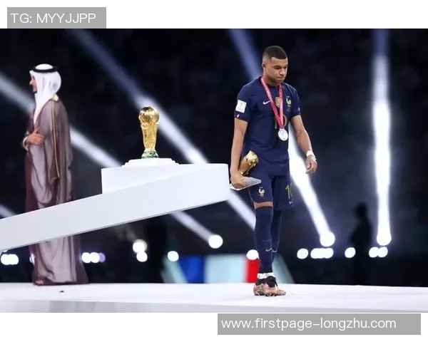 姆巴佩领衔法国队冲击世界杯冠军再创辉煌展现足球天赋与团队精神