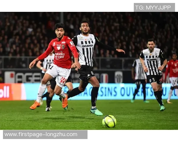 昂热与奈梅斯激战在即谁能在法甲赛场上笑到最后