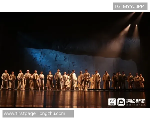 李泓澎的成长之路与艺术追求：从青涩少年到舞台巨星的蜕变故事